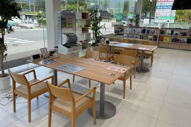 駒ヶ根店:商談テーブル
