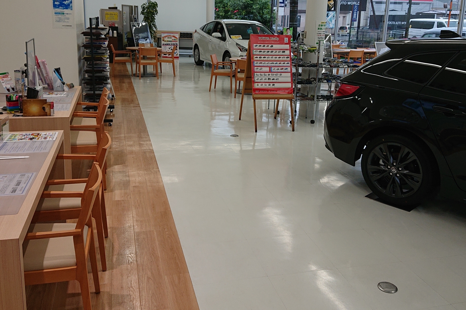 飯田上郷店:ショールーム