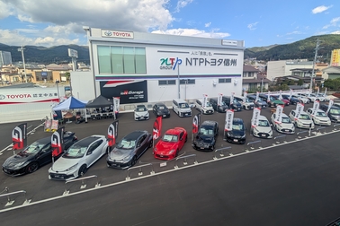 下諏訪店中古車展示場