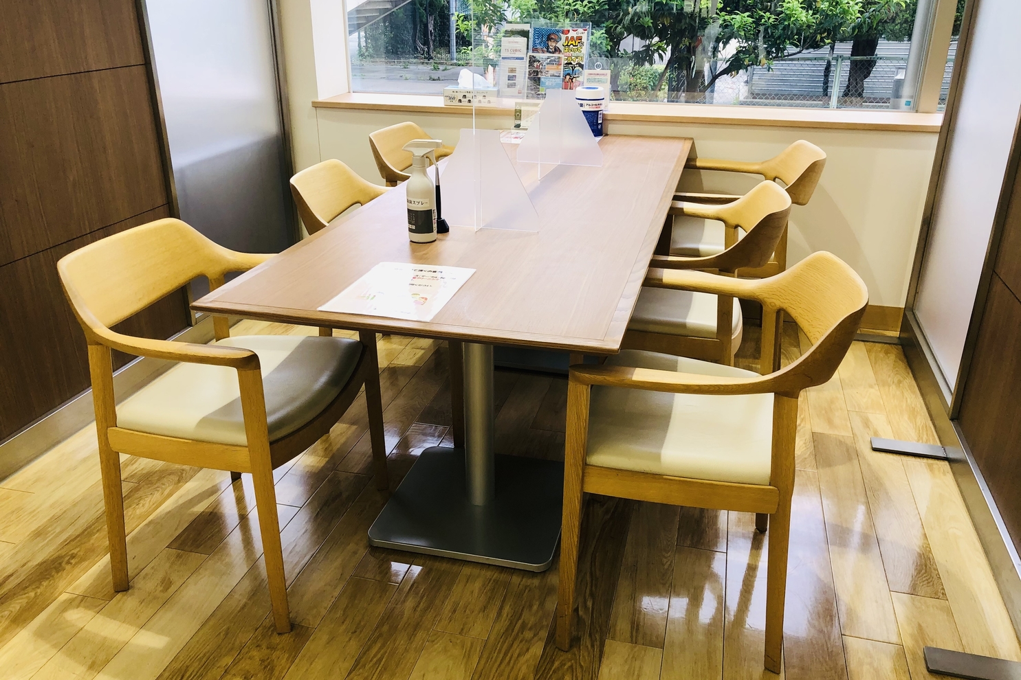 鎌田店:商談スペース