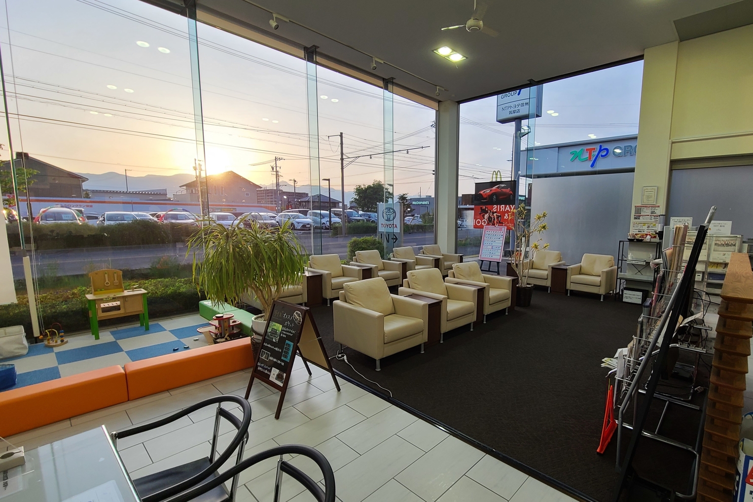 筑摩店:ショールーム2