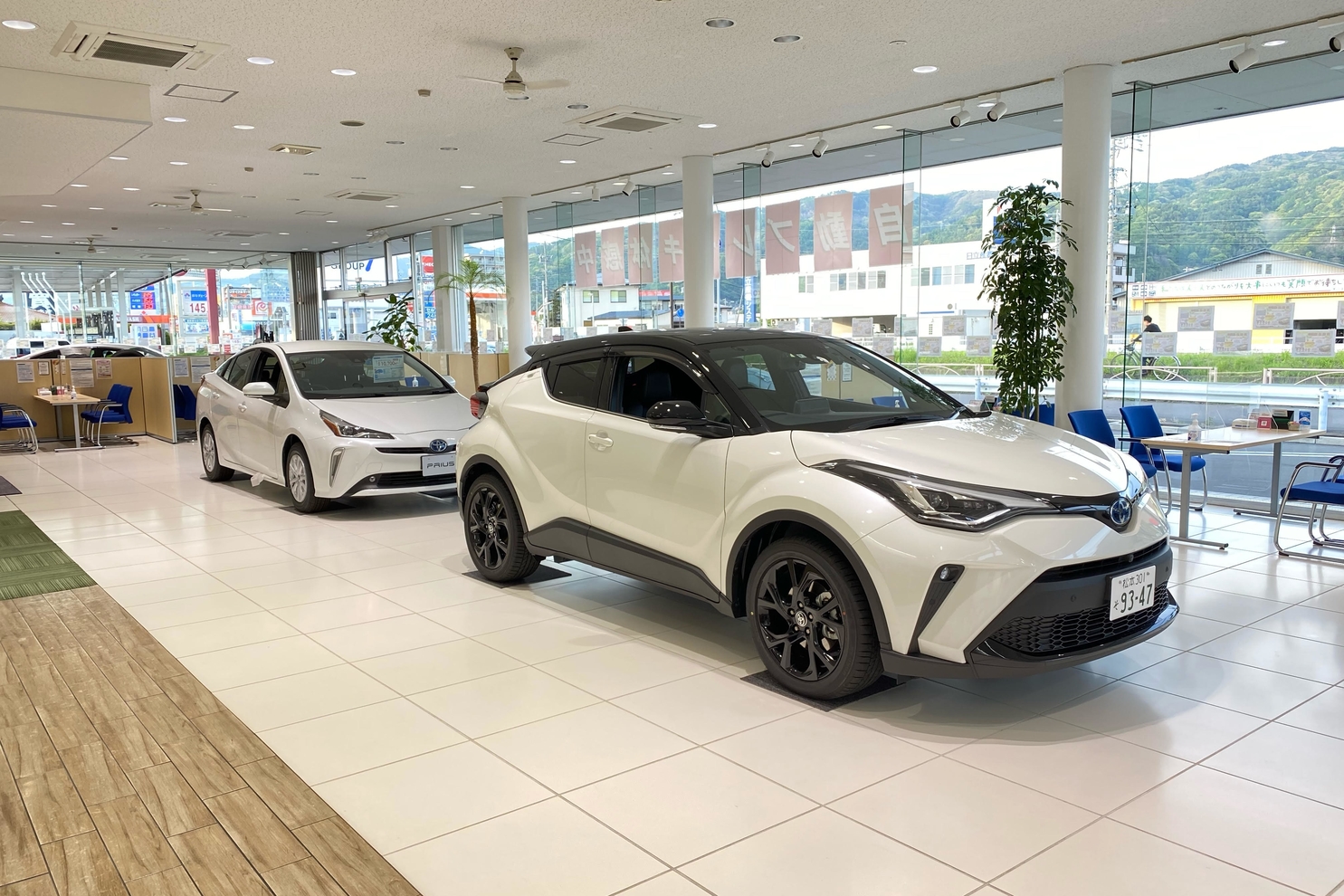 諏訪店:ショールーム