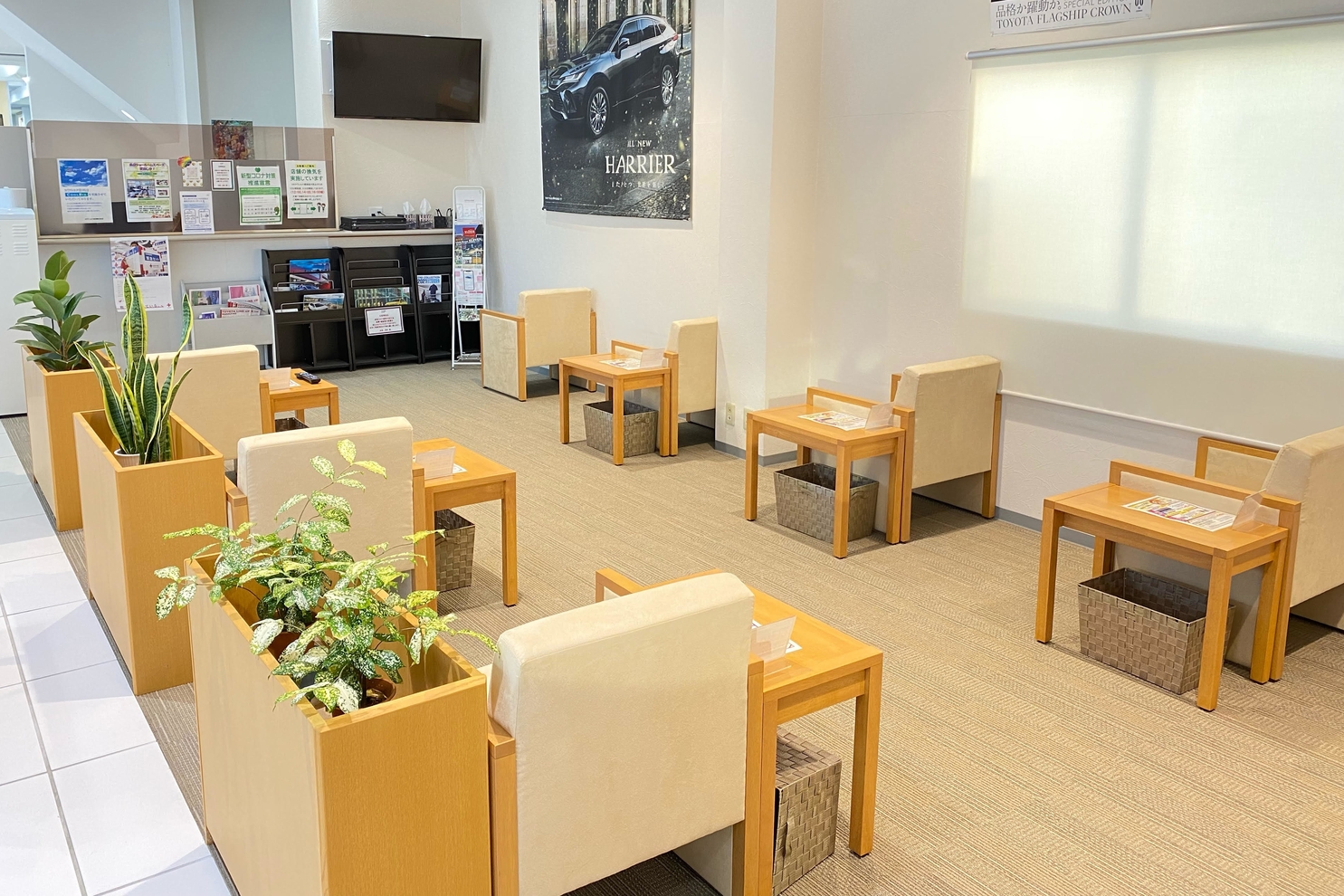 諏訪店:待合い