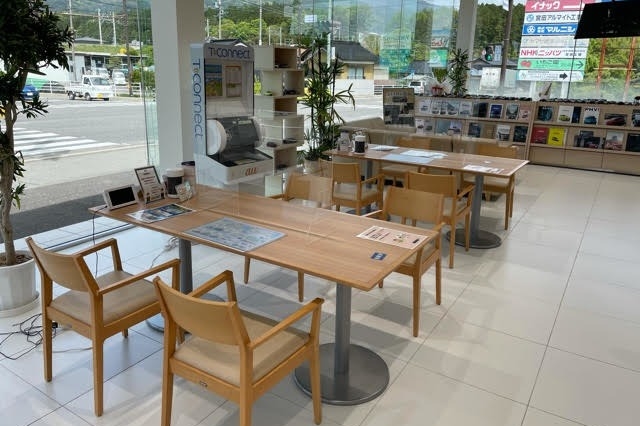 駒ヶ根店:商談テーブル